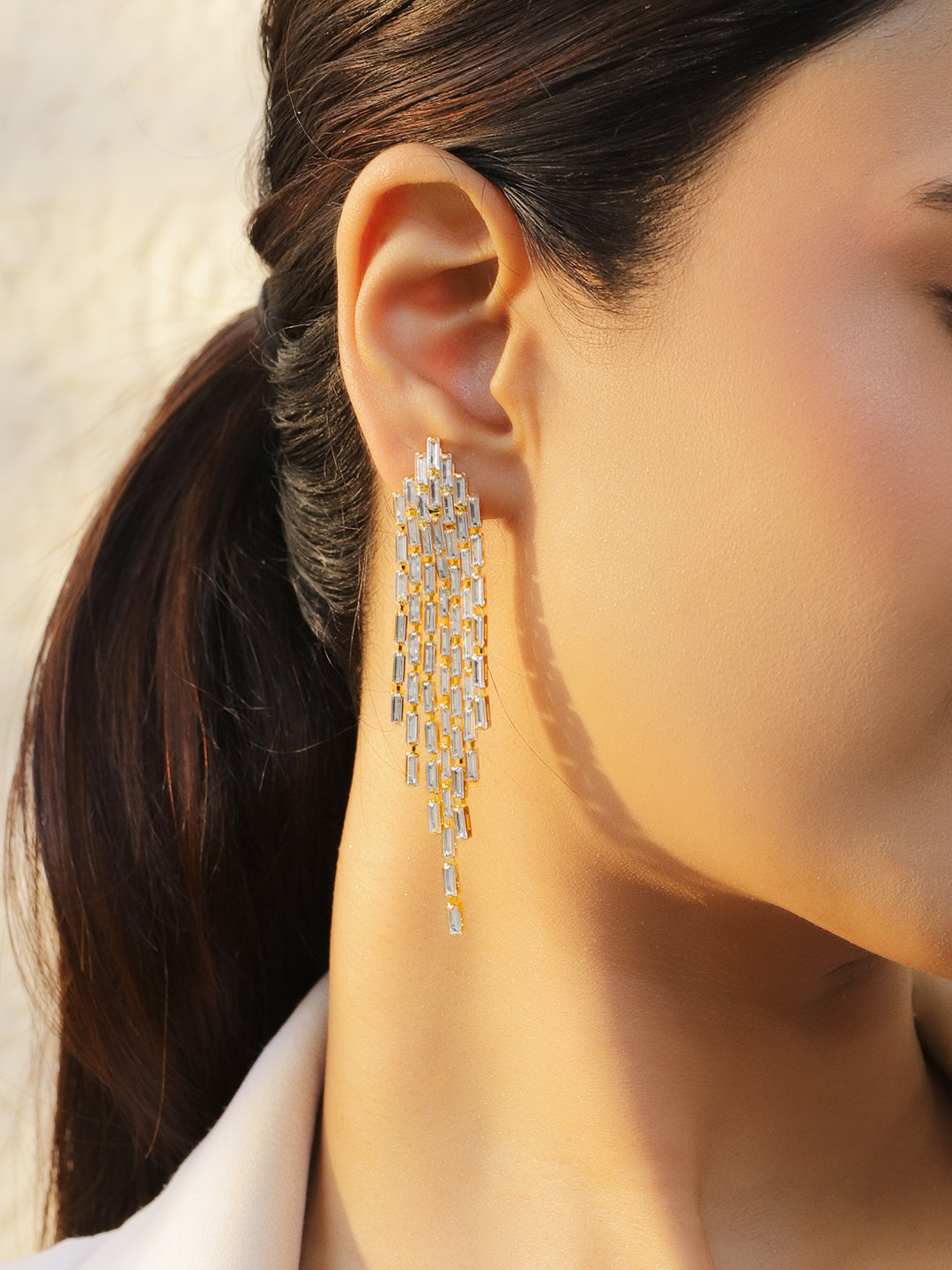 【Rubans】 Gold Toned Crystal Drops Dangler Earrings｜ゴールドトーン クリスタル バゲット タッセル ダングラーイヤリング