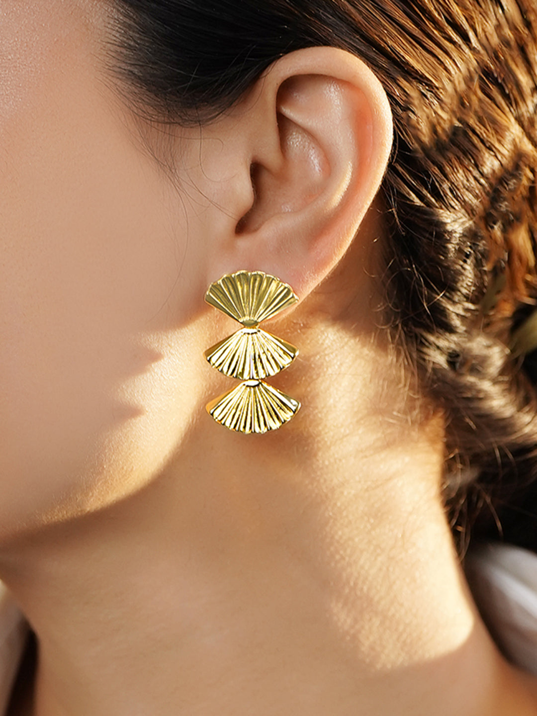 Fan Motif Gold Dangler Earrings フリーサイズ
