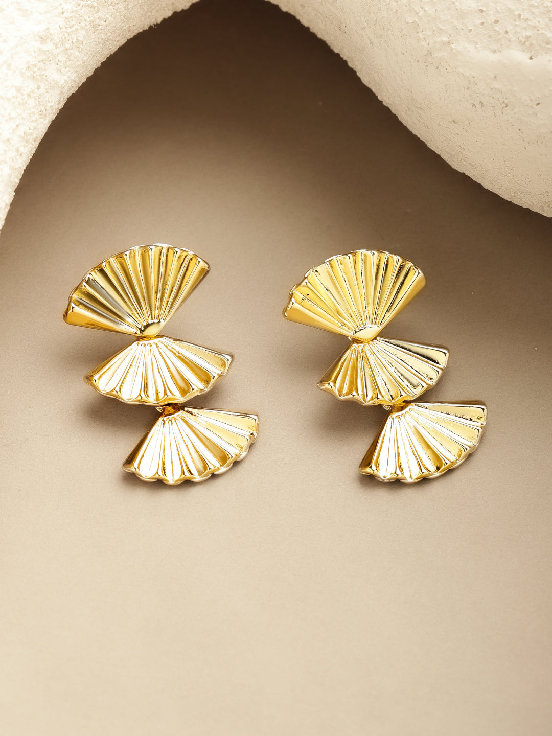 Fan Motif Gold Dangler Earrings フリーサイズ