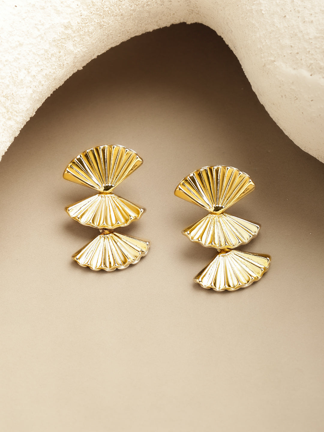Fan Motif Gold Dangler Earrings フリーサイズ