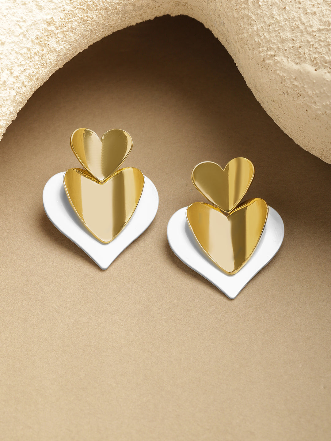 Heart Motif Gold & White Stud Earrings フリーサイズ