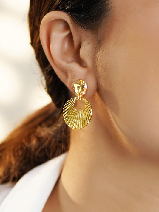 White & Gold Drop Earrings フリーサイズ