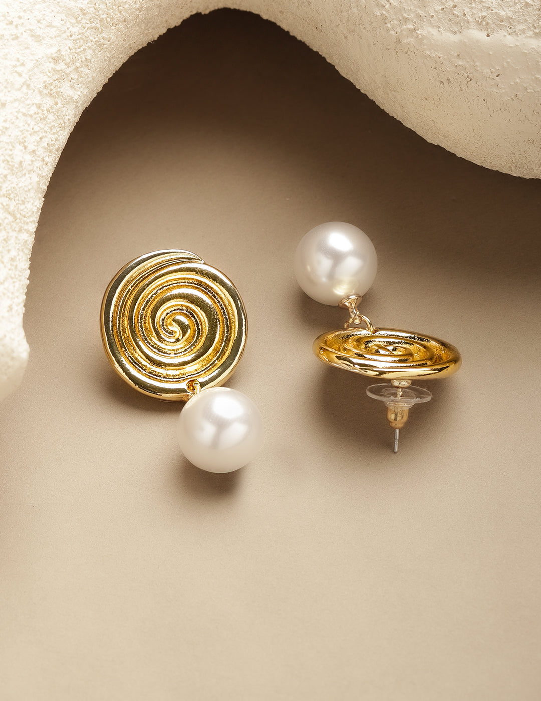 Sclupted Spirals Pearl Drops フリーサイズ