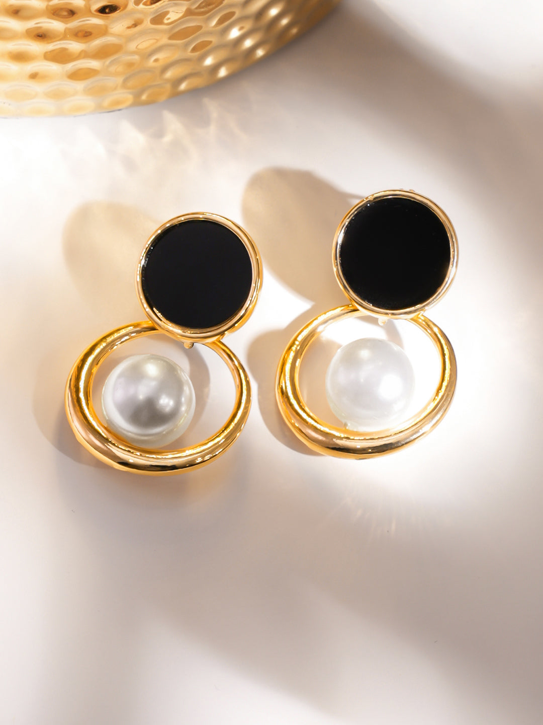 Black & White Pearl Drop Earrings フリーサイズ