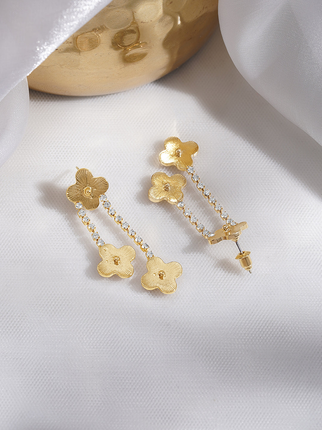 Rubans Voguish 18K Gold-Plated Floral Motif Drop Earrings with White AD Chain フリーサイズ