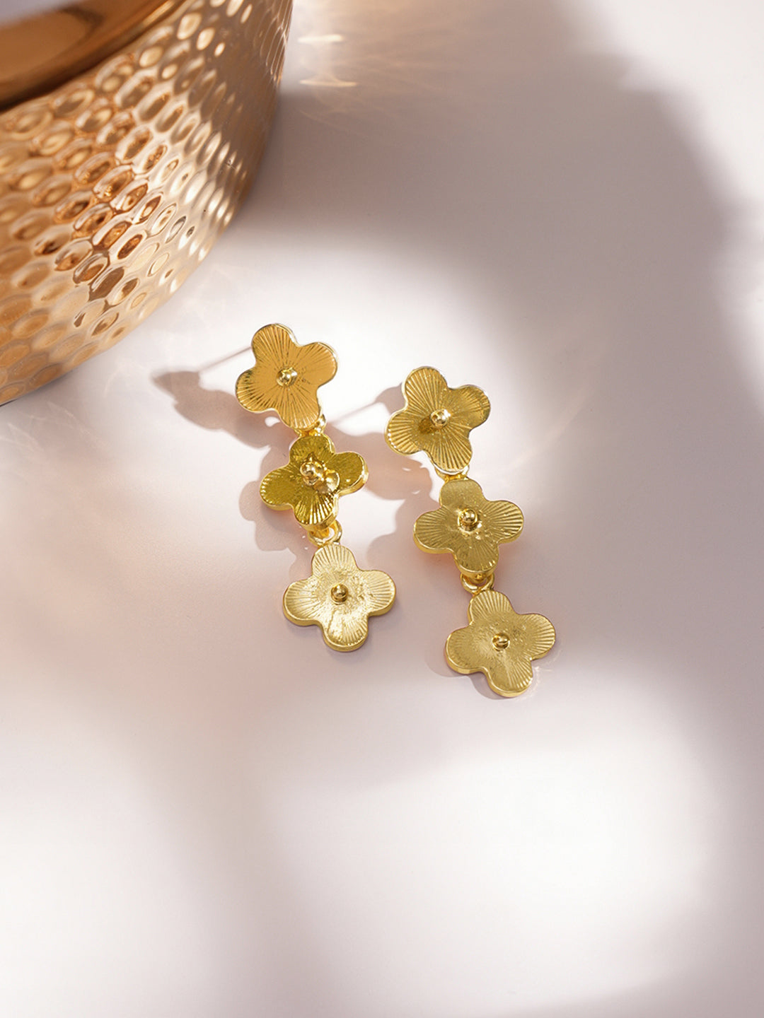Gold Toned Dangler Earrings フリーサイズ