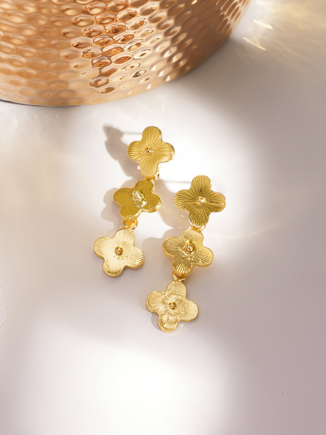 Gold Toned Dangler Earrings フリーサイズ