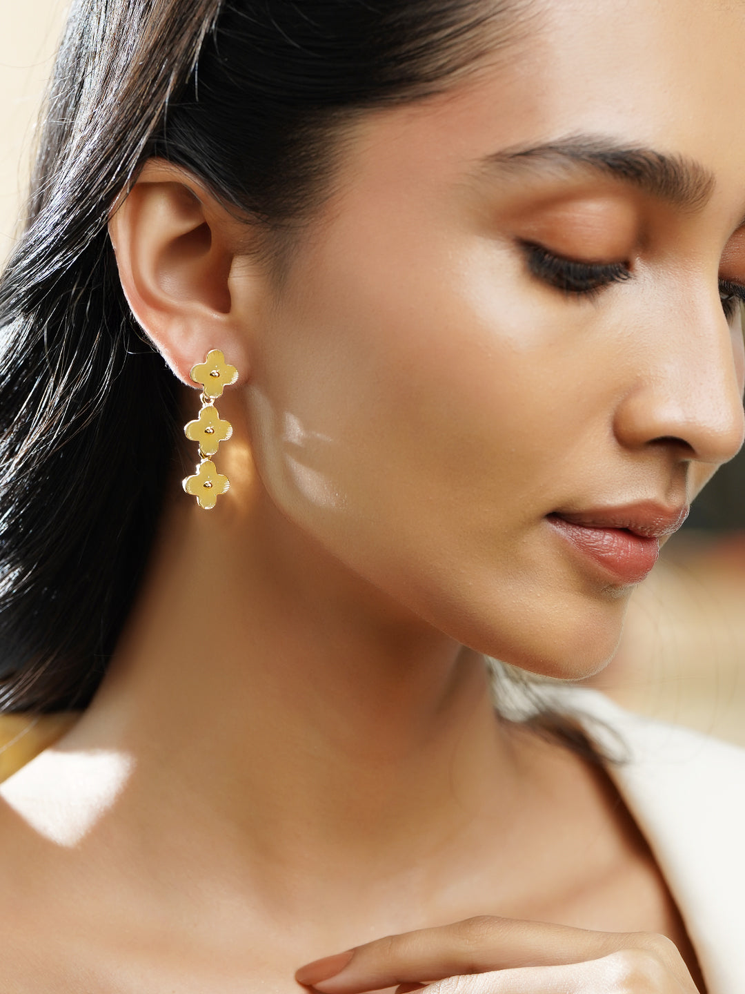 Gold Toned Dangler Earrings フリーサイズ