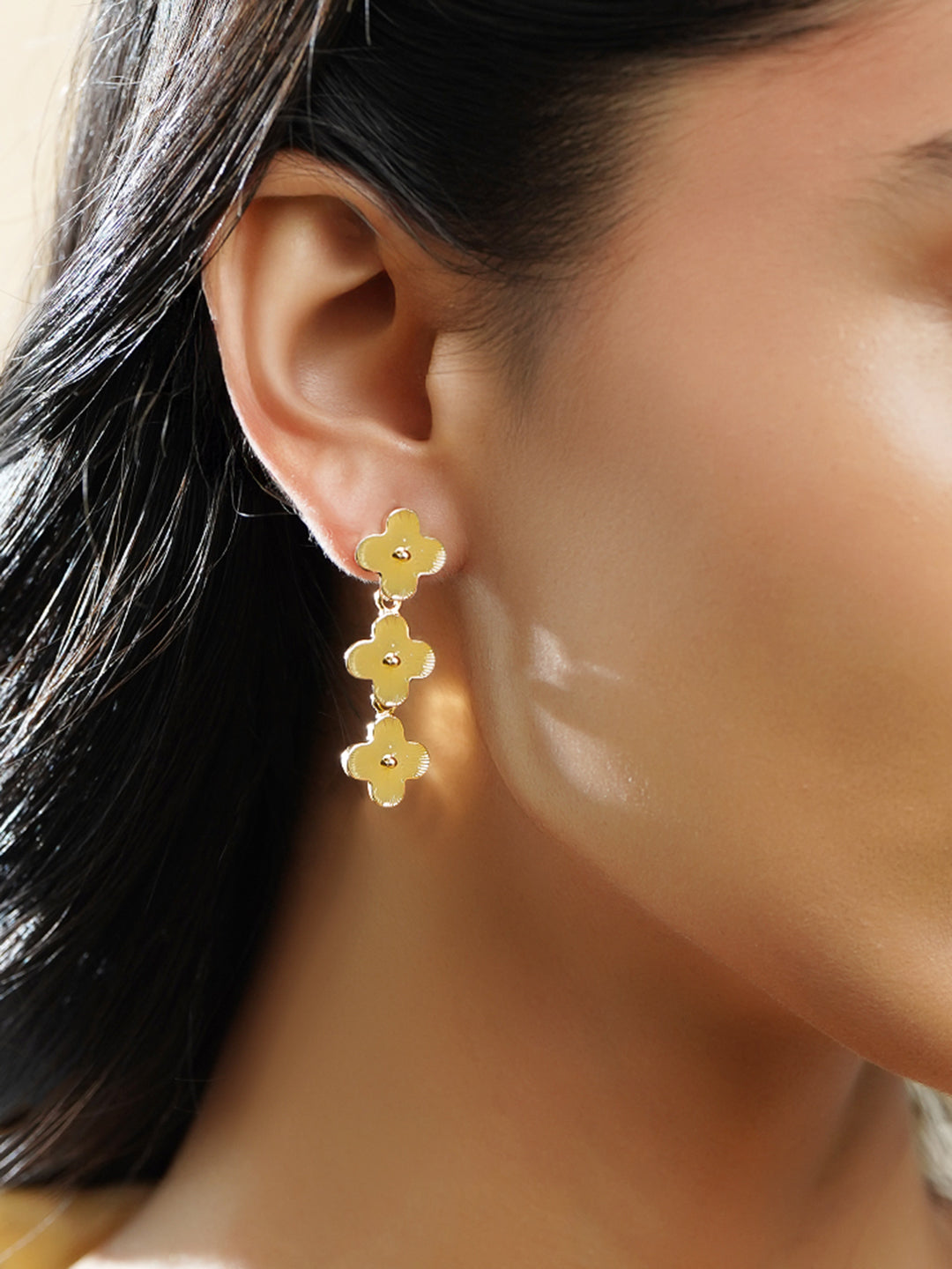 Gold Toned Dangler Earrings フリーサイズ
