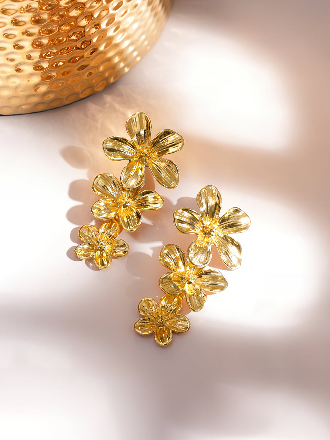 Floral Motif Gold Toned Dangler Earrings フリーサイズ