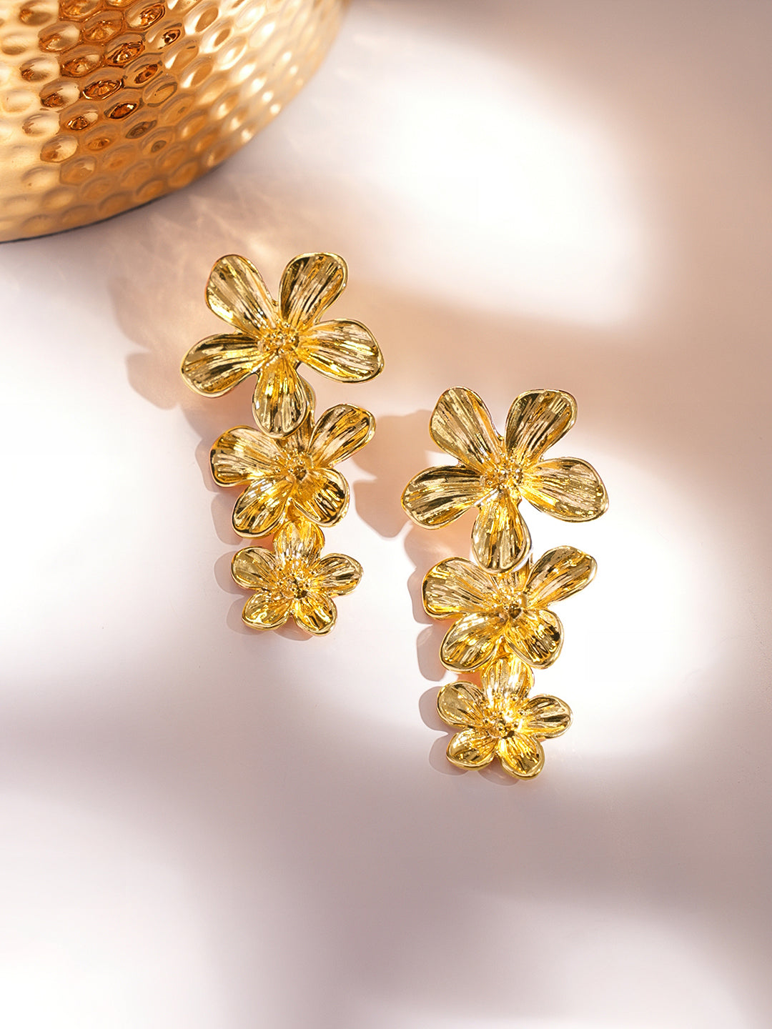 Floral Motif Gold Toned Dangler Earrings フリーサイズ