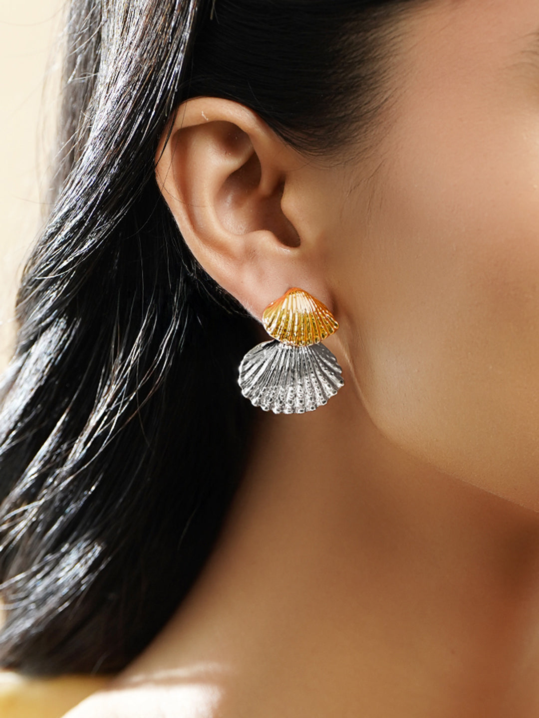 Shell Motif Multi-Toned Drop Earrings フリーサイズ