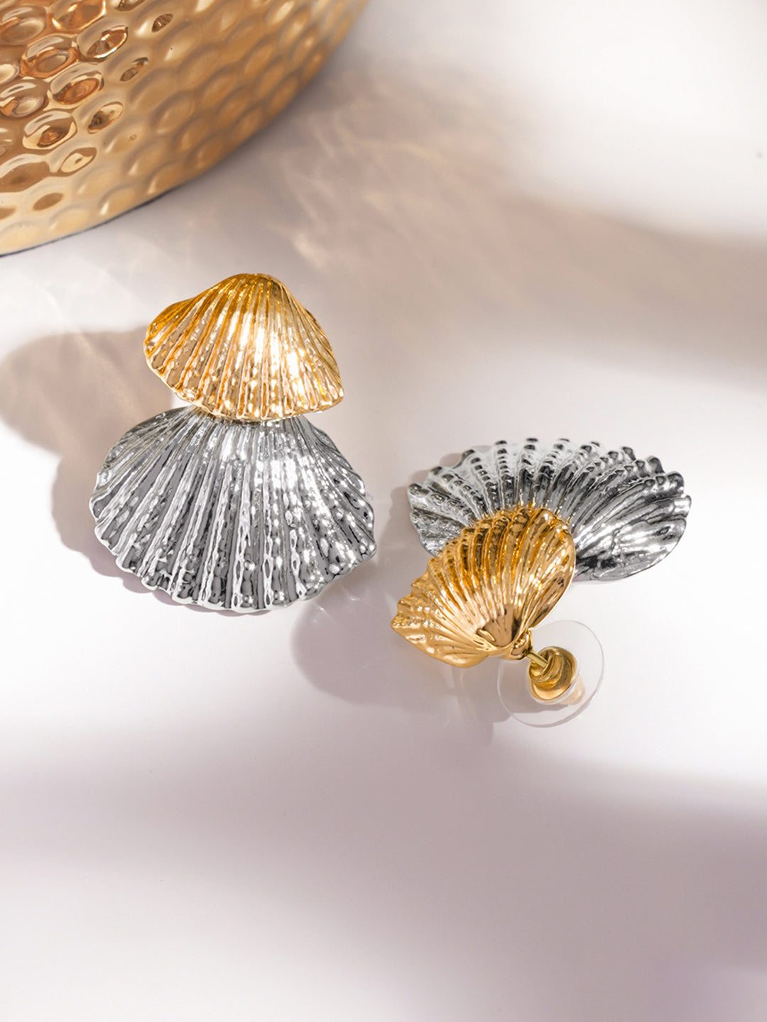 Shell Motif Multi-Toned Drop Earrings フリーサイズ