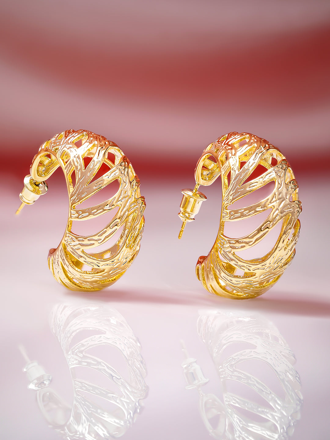 Golden Breeze Sculpted Hoop Earrings Gold