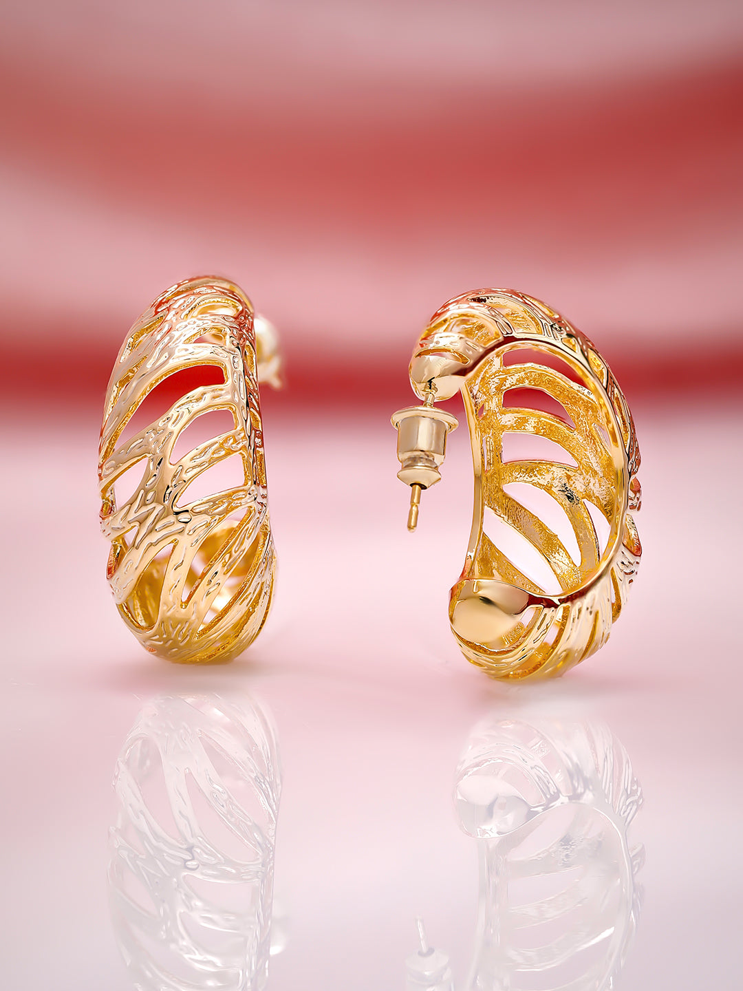 Golden Breeze Sculpted Hoop Earrings Gold