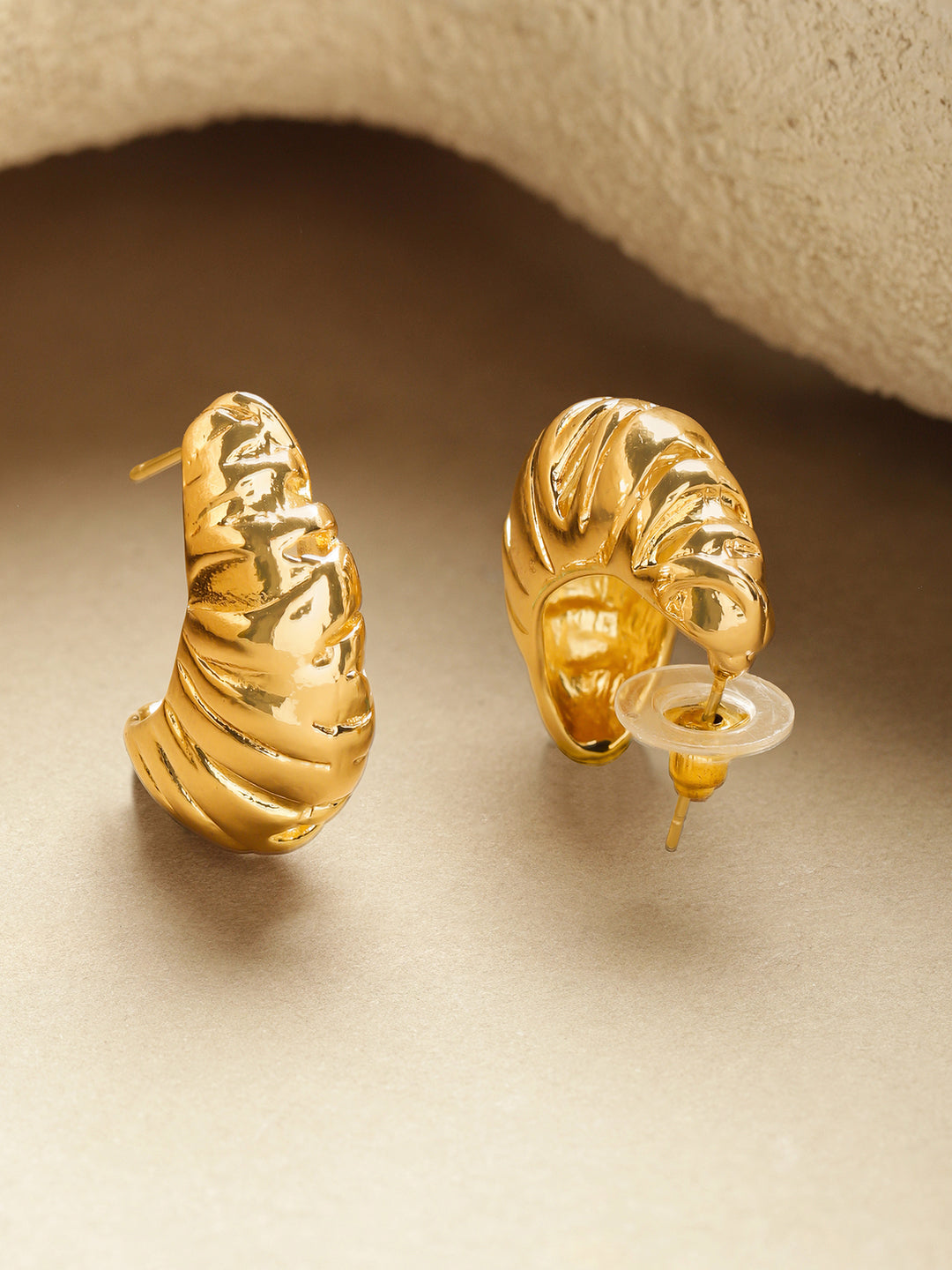 Gold Toned Huggies フリーサイズ