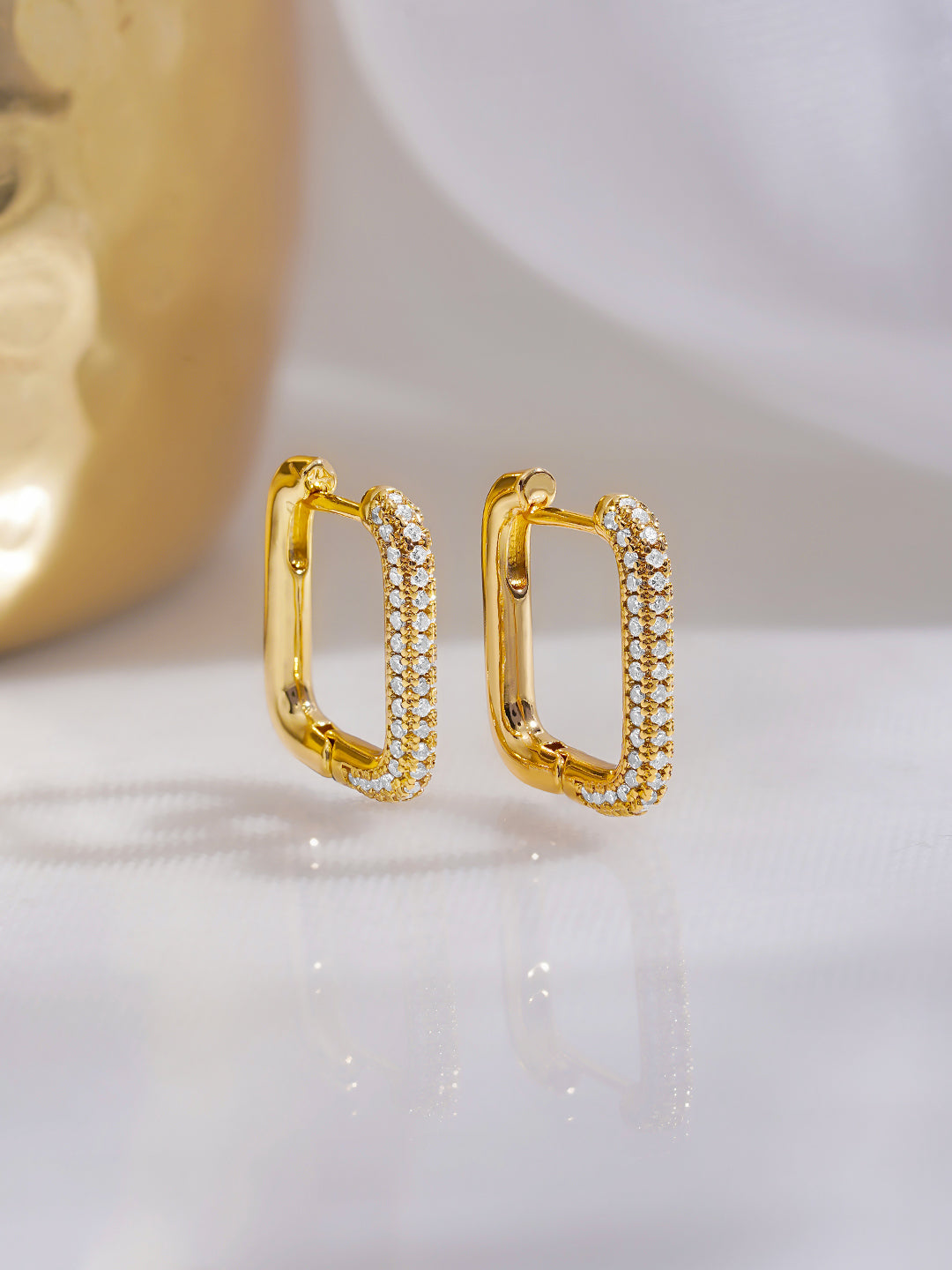 【Rubans】 Voguish 18K Gold-Plated Crystal AD Rectangular Minimal Hoop Earrings｜18K ゴールドメッキ クリスタルAD レクタングル ミニマル フープイヤリング
