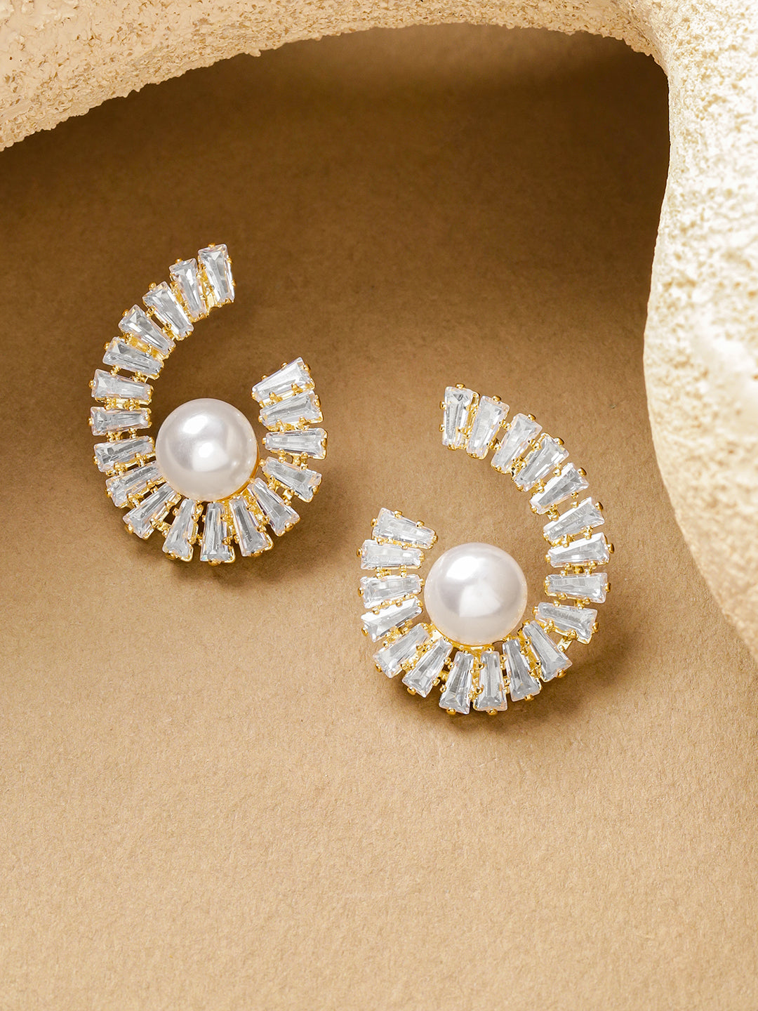 Pearl Crystal Stud Earrings フリーサイズ