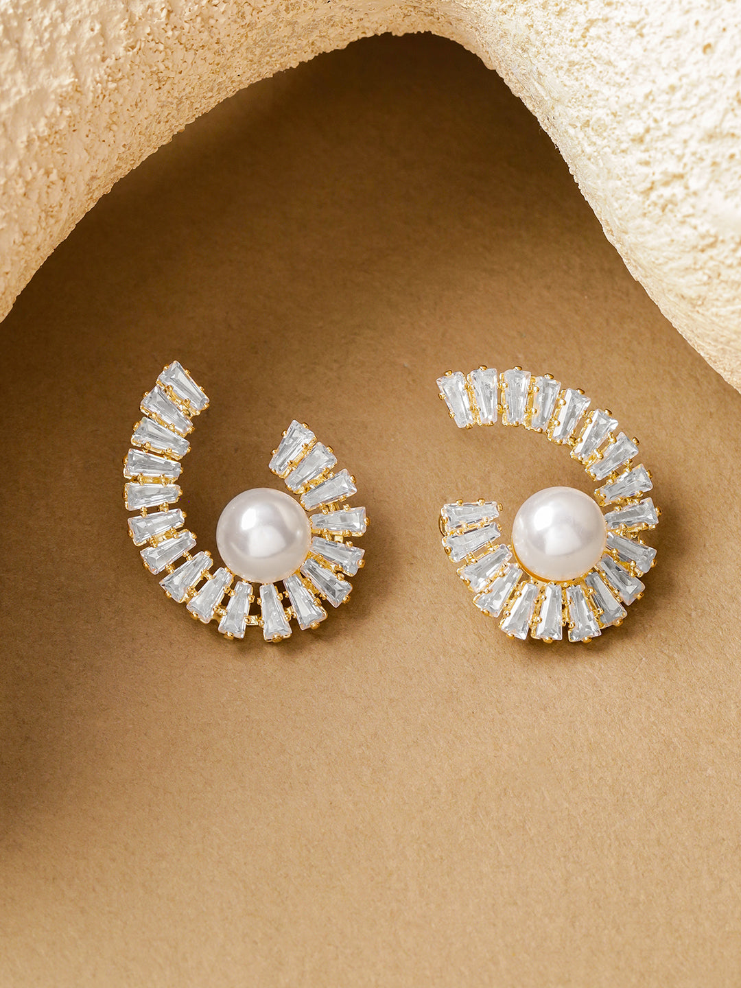 Pearl Crystal Stud Earrings フリーサイズ