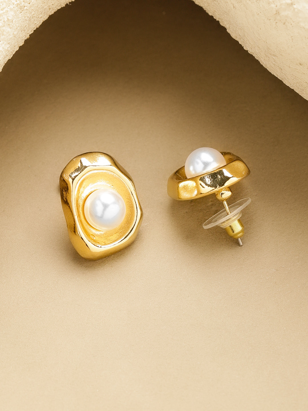 Gold Toned Pearl Stud Earrings フリーサイズ