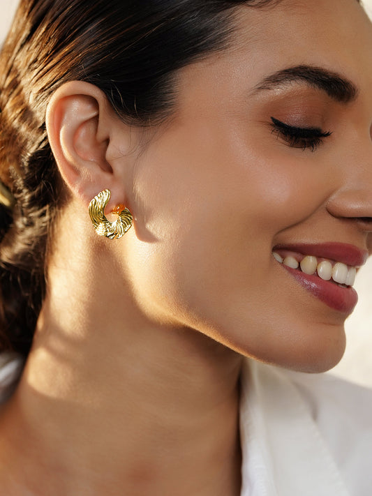 【Rubans】 Gold Toned Stud Earrings｜ゴールドトーン スタッドイヤリング