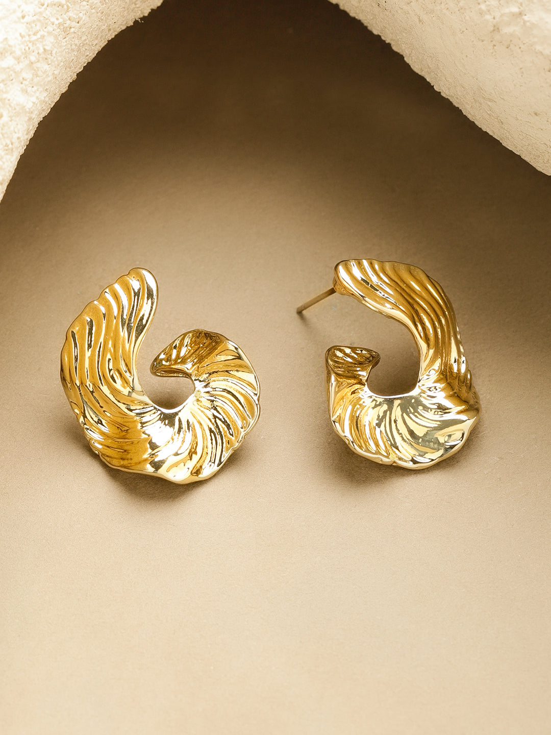 【Rubans】 Gold Toned Stud Earrings｜ゴールドトーン スタッドイヤリング