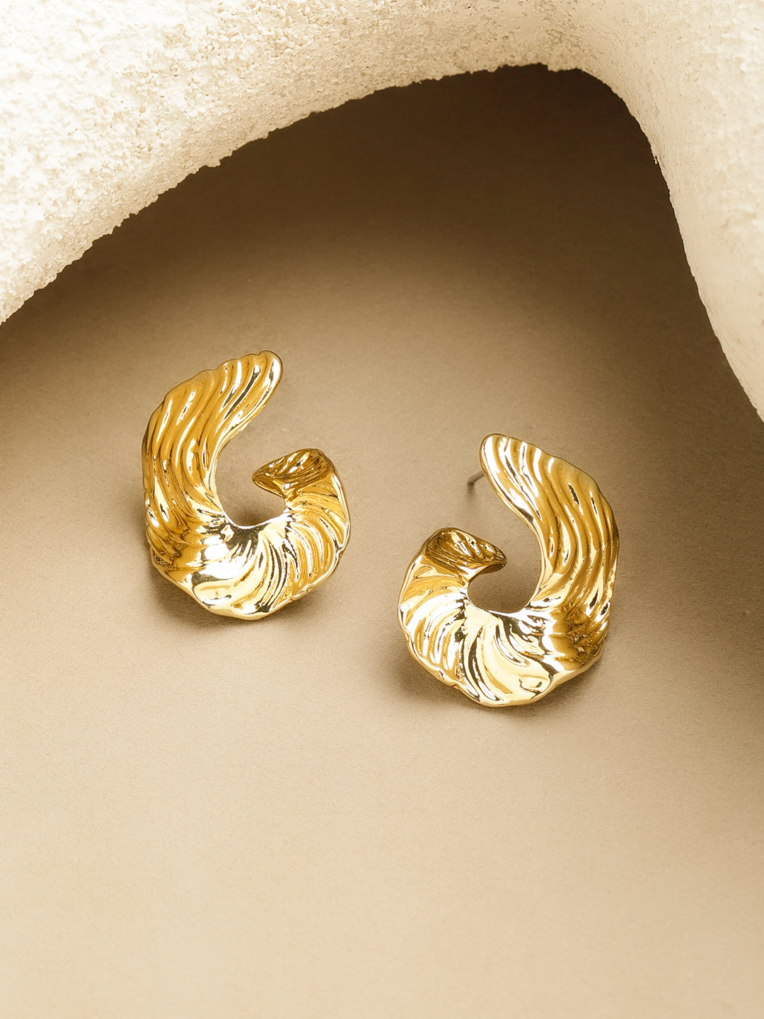 【Rubans】 Gold Toned Stud Earrings｜ゴールドトーン スタッドイヤリング