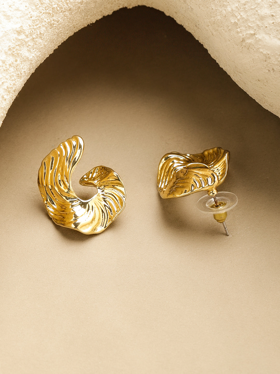 【Rubans】 Gold Toned Stud Earrings｜ゴールドトーン スタッドイヤリング