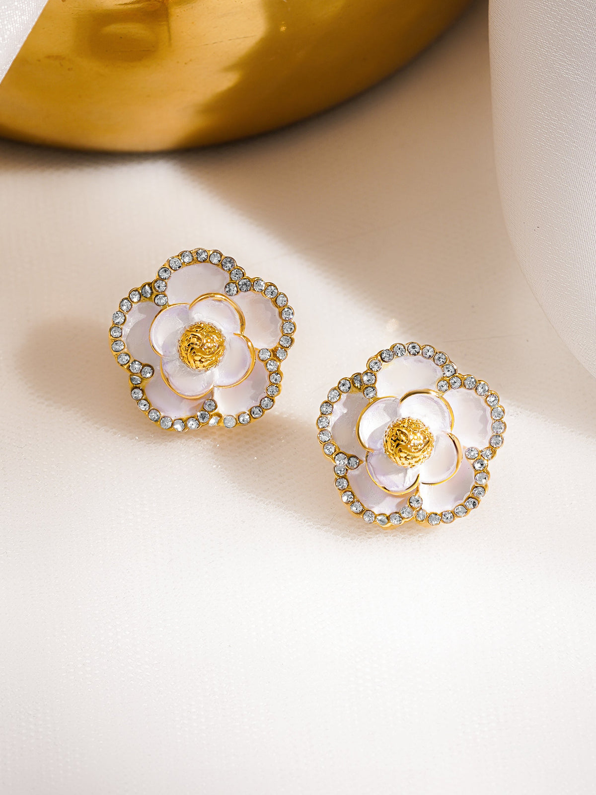Rubans Voguish 18K Gold-Plated Enamel Floral Design Crystal Stud Earrings フリーサイズ