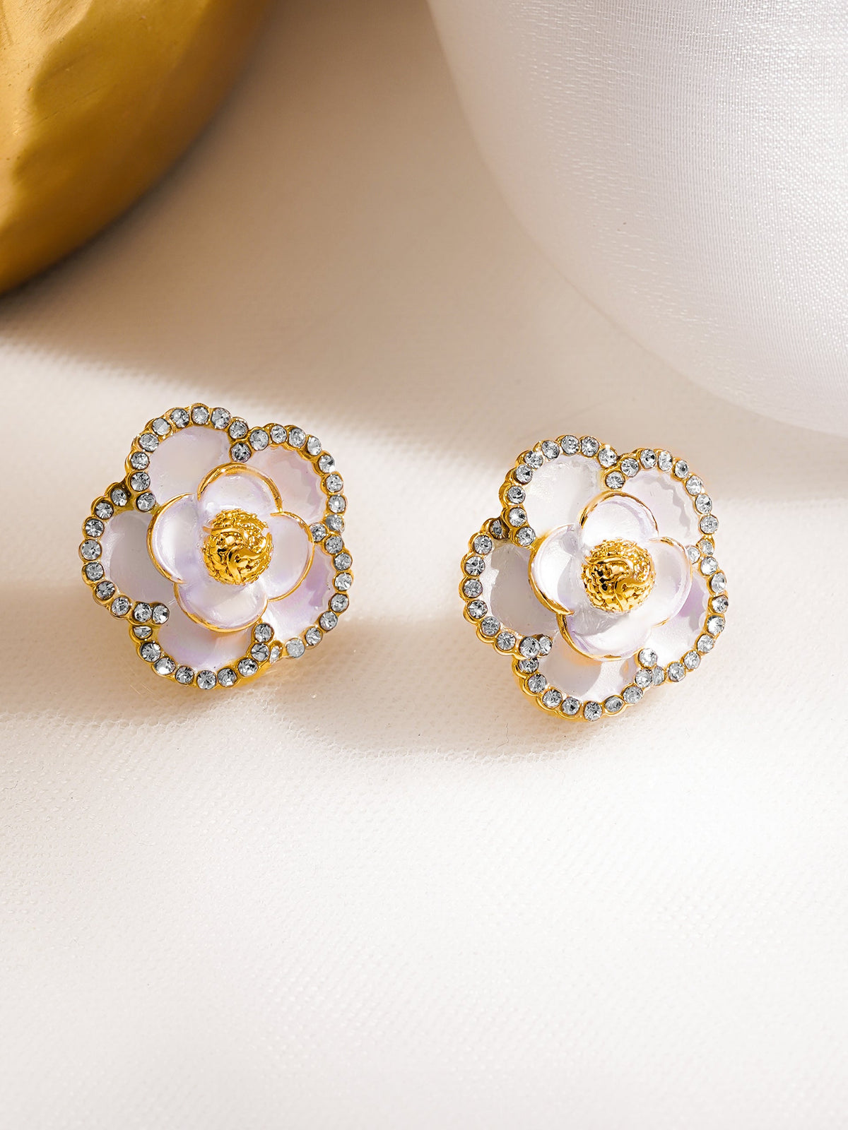 Rubans Voguish 18K Gold-Plated Enamel Floral Design Crystal Stud Earrings フリーサイズ