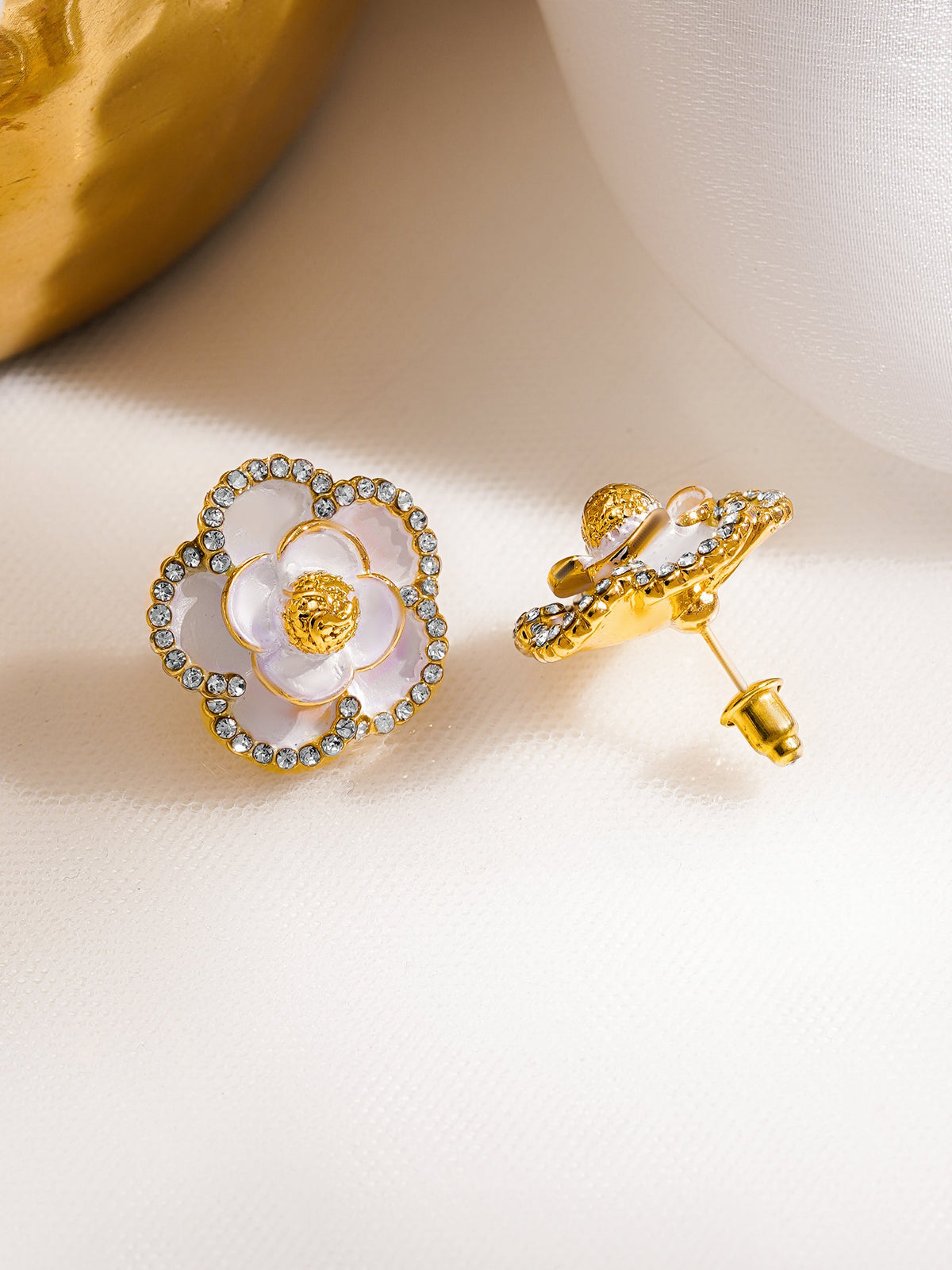Rubans Voguish 18K Gold-Plated Enamel Floral Design Crystal Stud Earrings フリーサイズ
