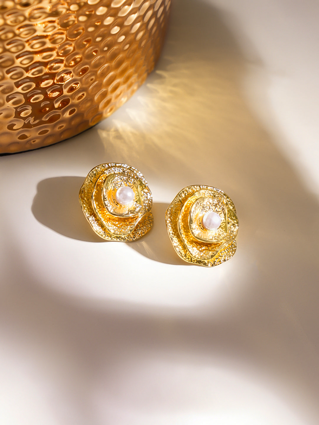 Feminine Blossom with Pearl Studs フリーサイズ