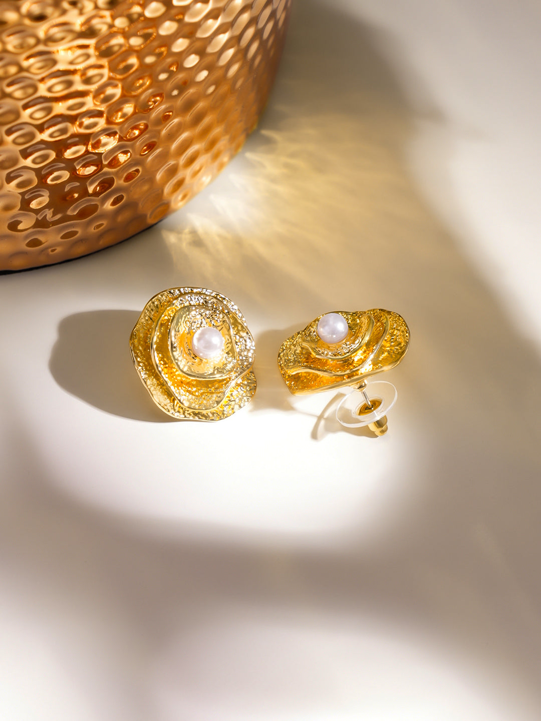 Feminine Blossom with Pearl Studs フリーサイズ