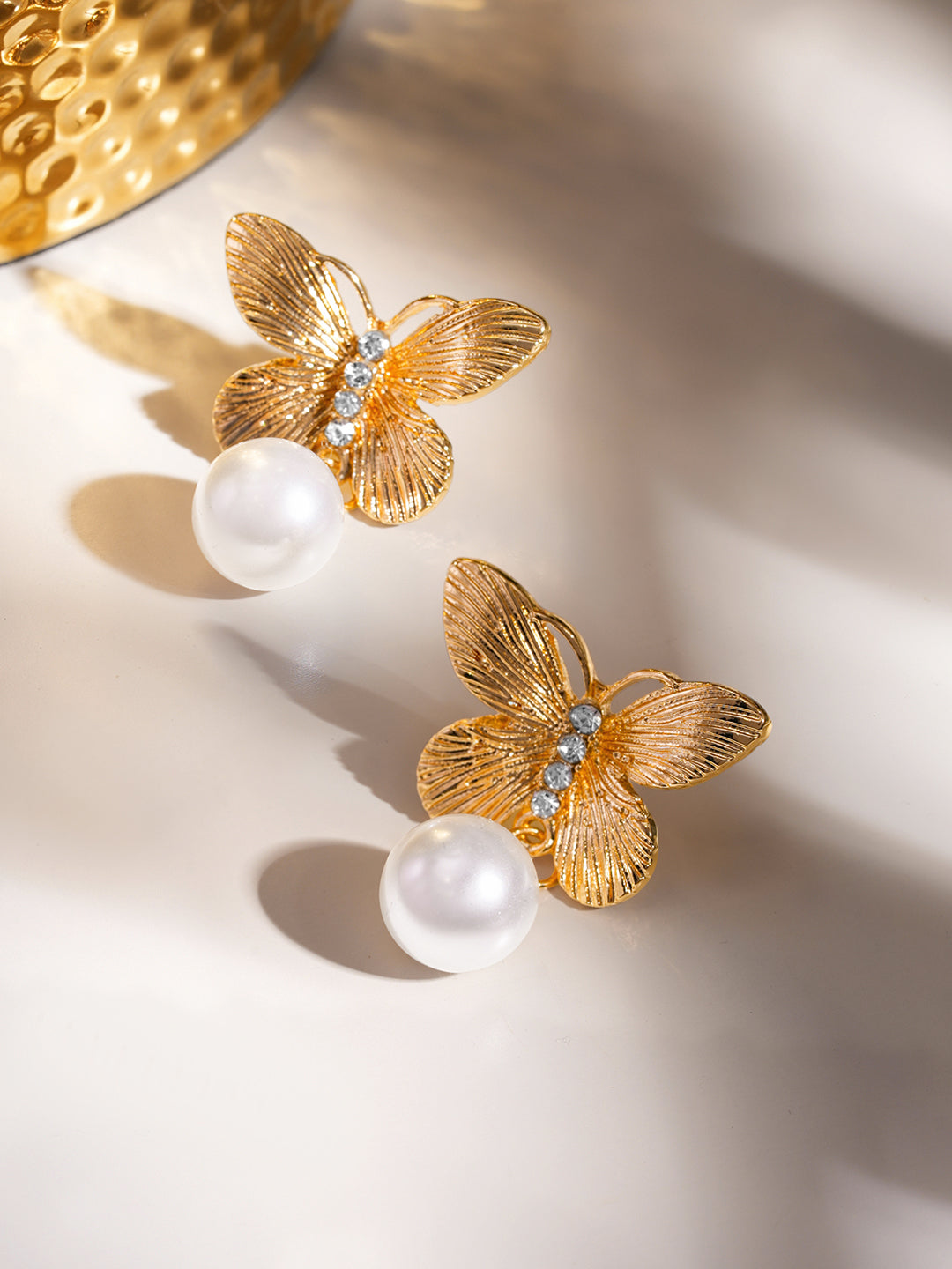 Butterfly Motif Pearl Drop Earrings フリーサイズ