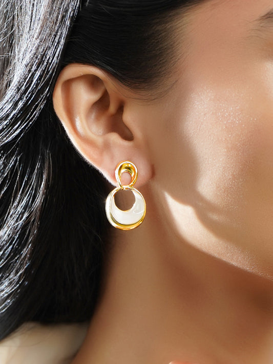 White Enamel Gold Toned Drop Earrings フリーサイズ