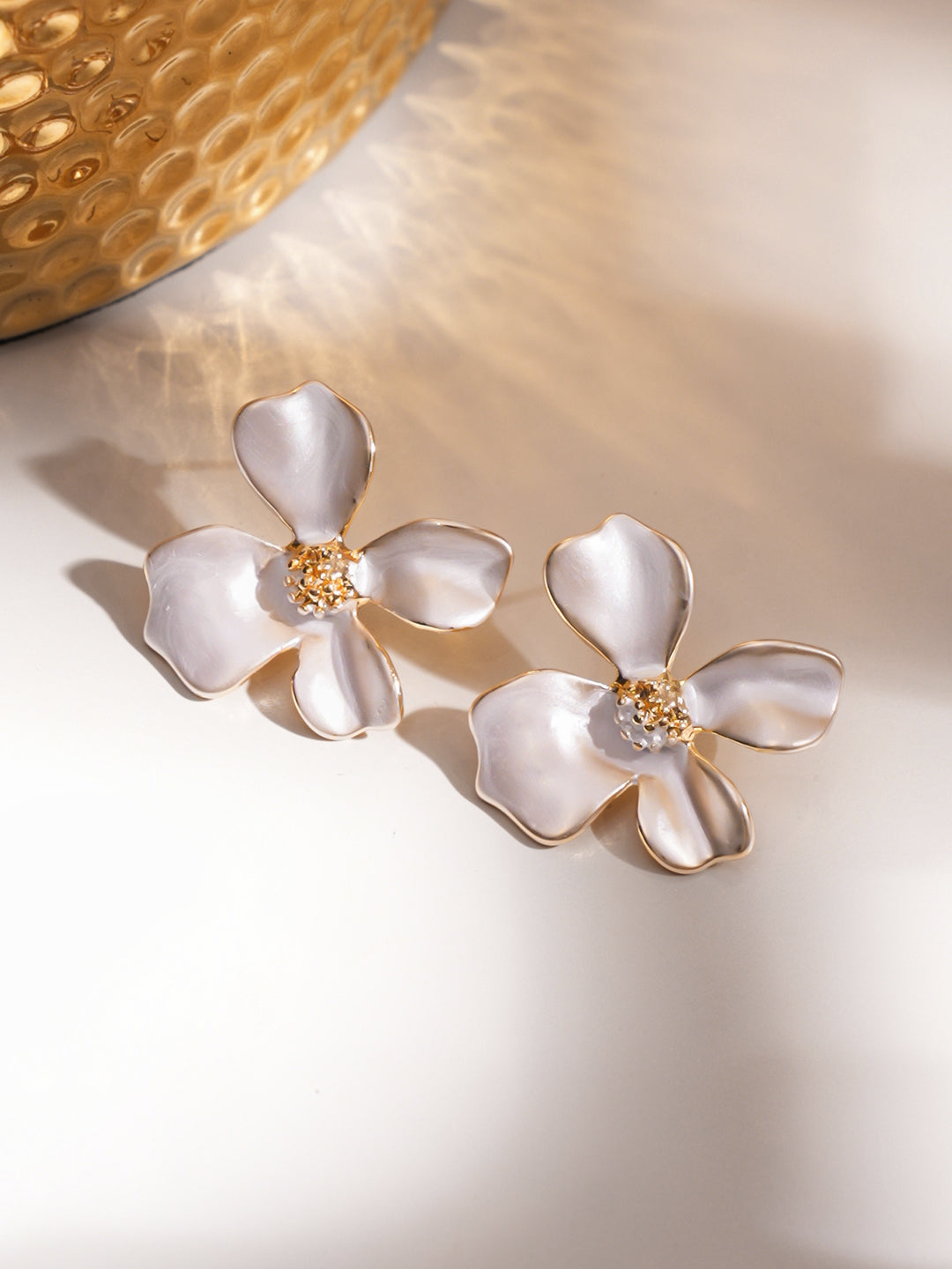 Floral Petal Stud Earrings フリーサイズ