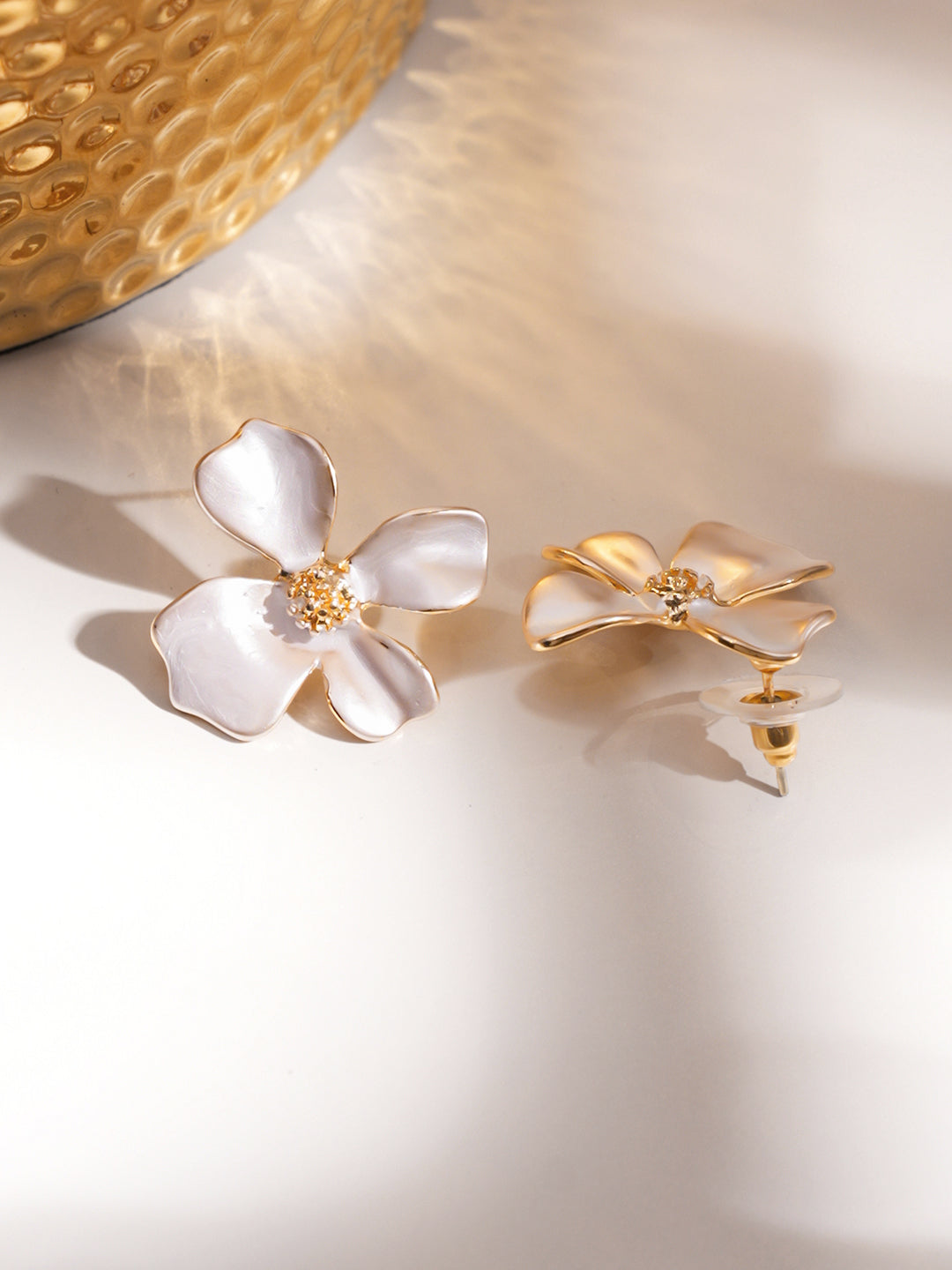 Floral Petal Stud Earrings フリーサイズ