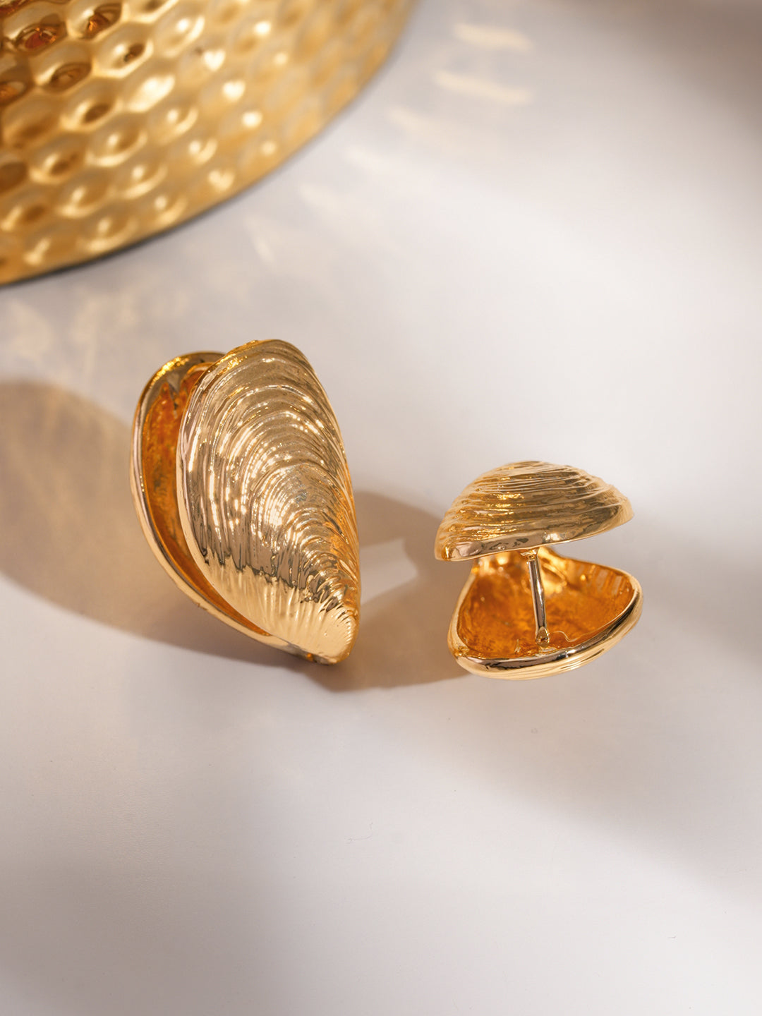 Textured Abstract Golden Studs フリーサイズ