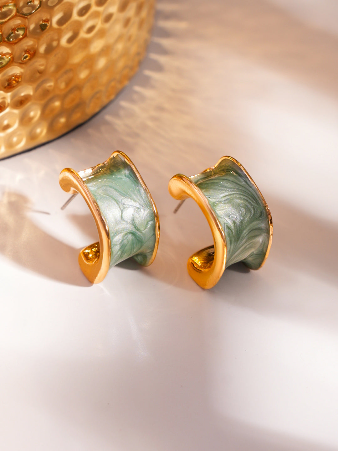 Green Curved Half-Hoop Earrings フリーサイズ
