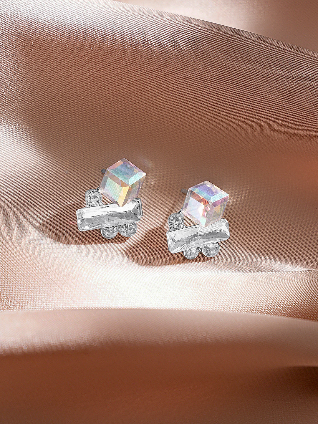 Rubans Voguish Rhodium-Plated Multi-Shape Crystal Cluster Statement Stud Earring フリーサイズ