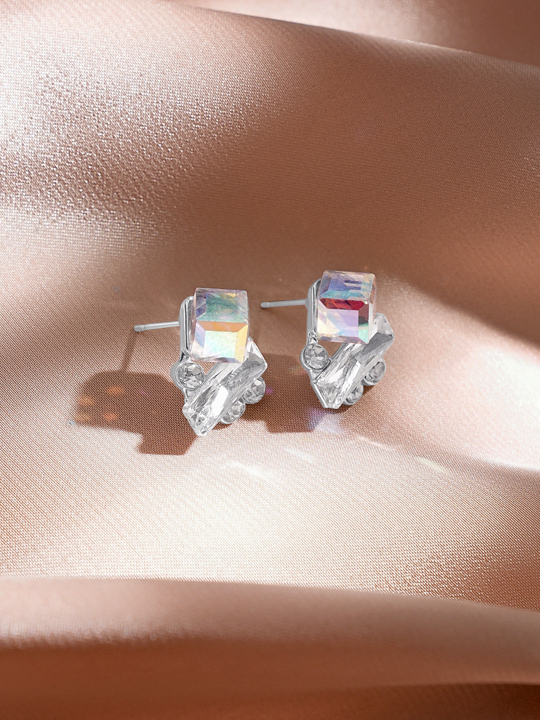Rubans Voguish Rhodium-Plated Multi-Shape Crystal Cluster Statement Stud Earring フリーサイズ