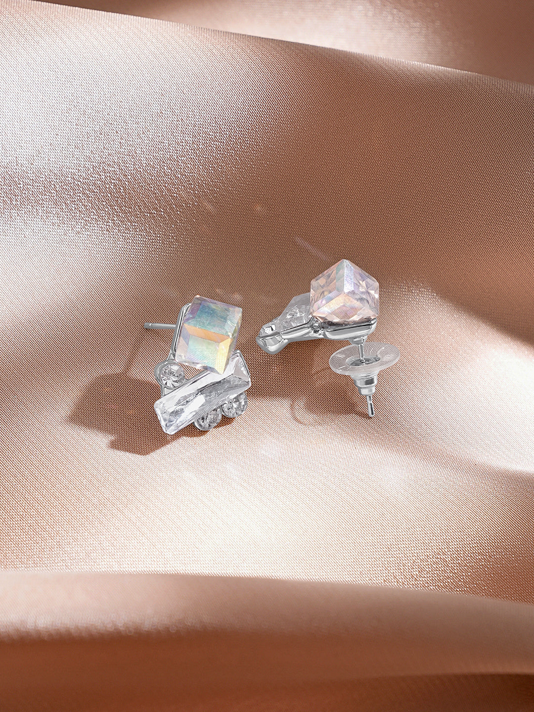 Rubans Voguish Rhodium-Plated Multi-Shape Crystal Cluster Statement Stud Earring フリーサイズ