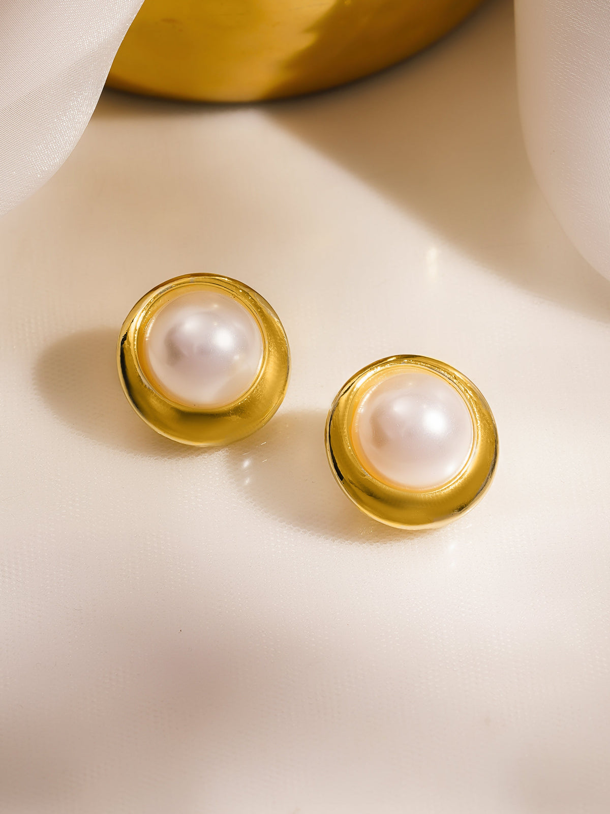 Pearly Geometry Circle Studs フリーサイズ