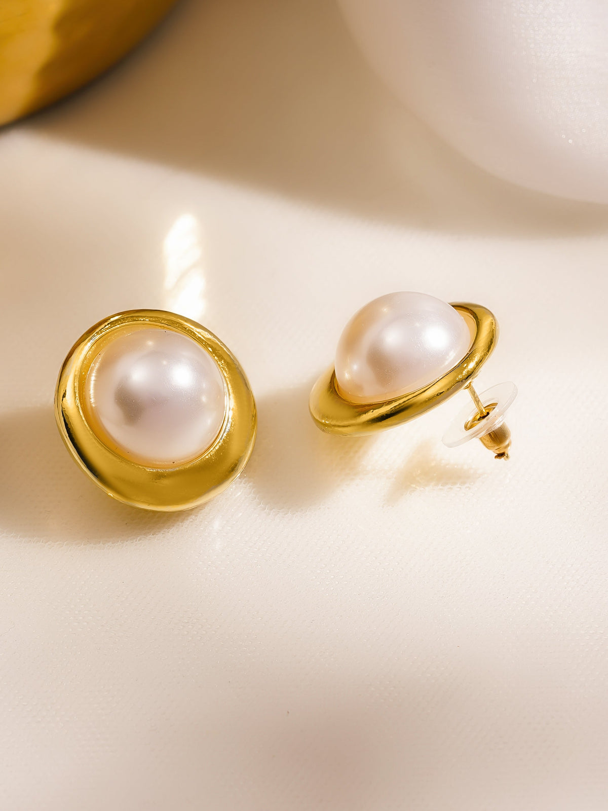 Pearly Geometry Circle Studs フリーサイズ