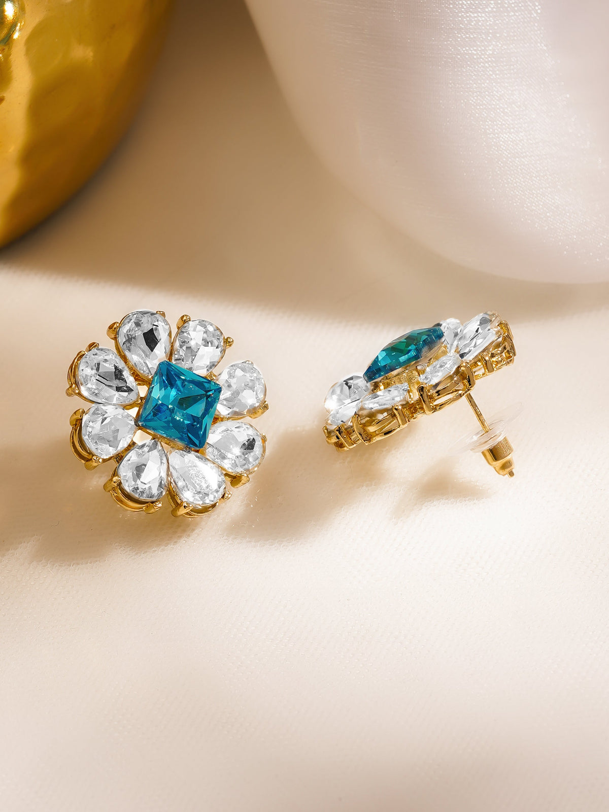 Rubans Voguish 18K Gold-Plated Blue & White Crystal AD Floral Stud Earrings フリーサイズ