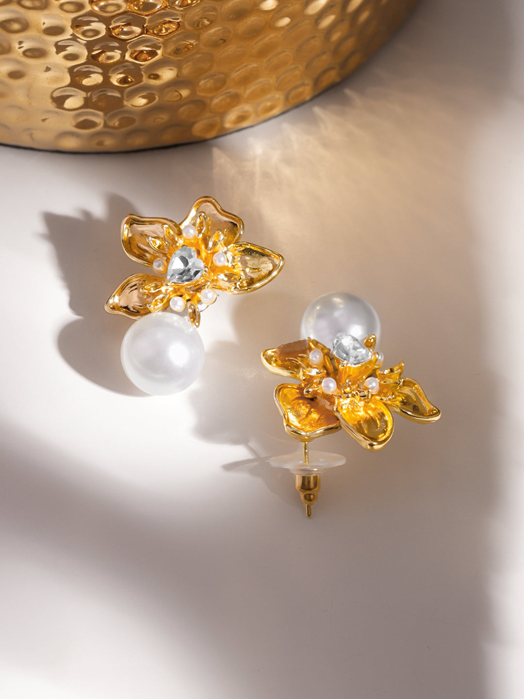 Delicate Flower Pearl Earrings フリーサイズ