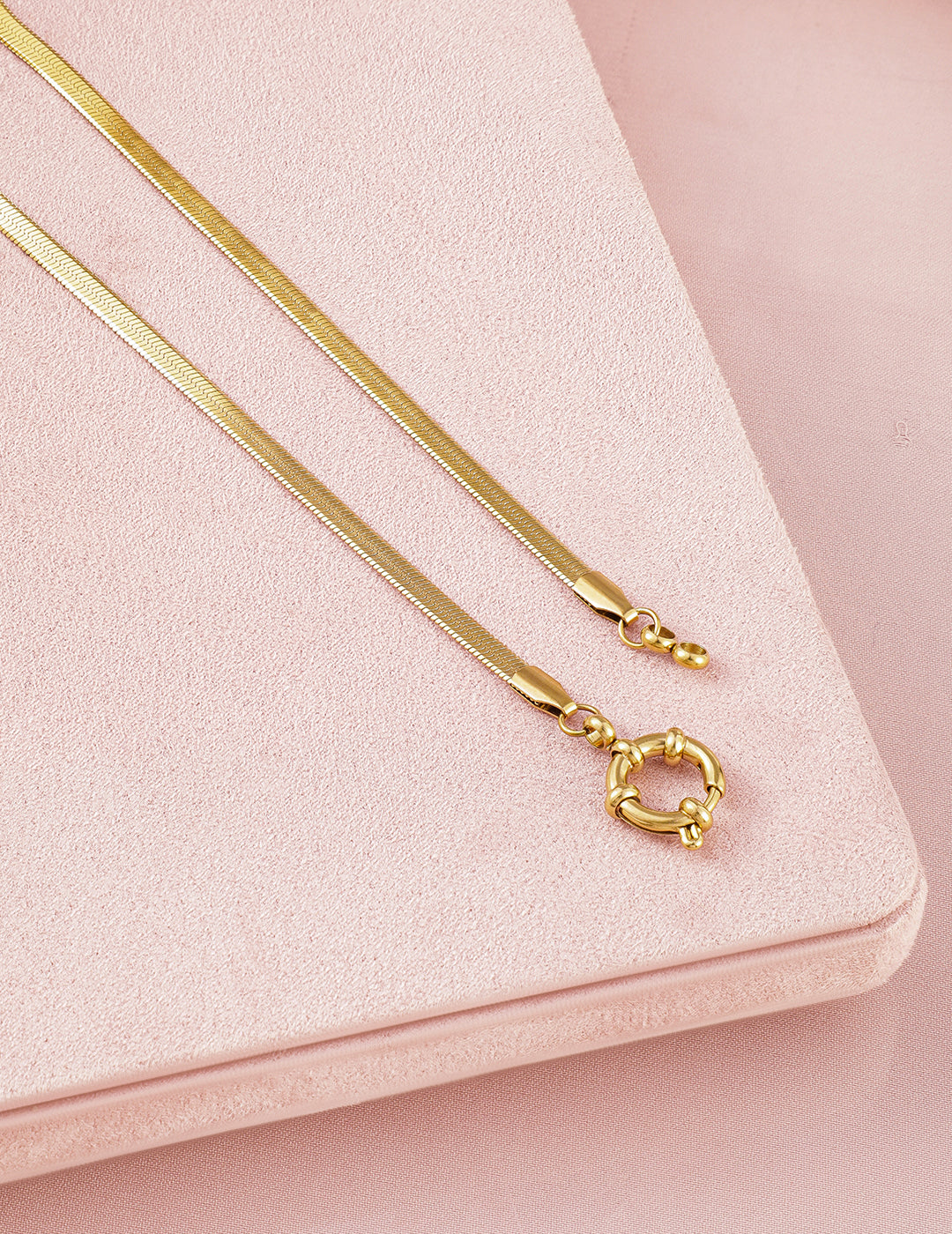 Gold Toned Necklace Gold