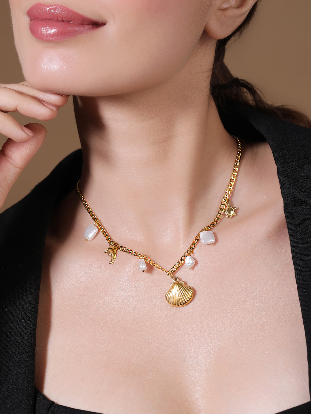 Golden Charm Necklace Gold