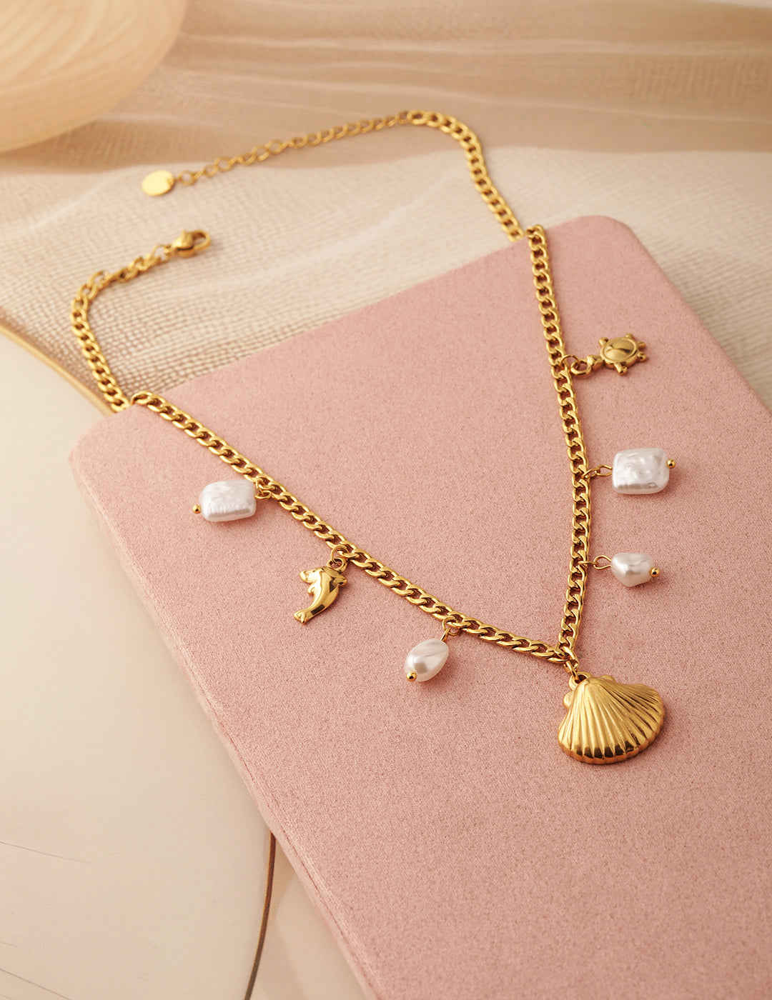 Golden Charm Necklace Gold
