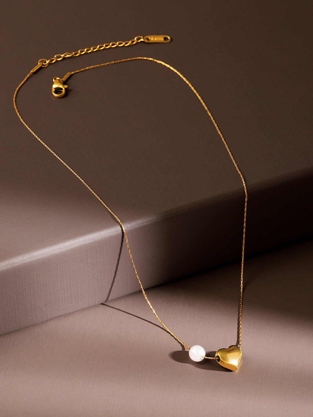 Tender Heart & Pearl Charm Necklace Chain Gold